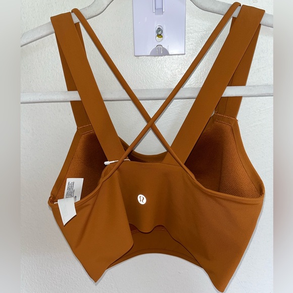 NWT Lululemon Like a Cloud Longline Bra
Light Support, D/DD Cup. Size 4 - Picture 5 of 7